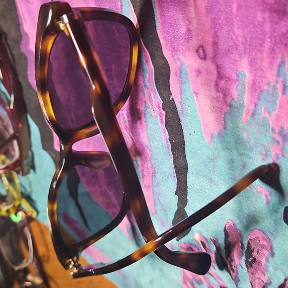 DIANE von FURSTENBURG FRAMES - Picture 9 of 12